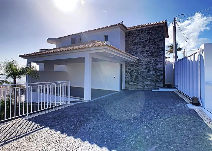 Casa Dos Amores By Lovelystay Villa Calheta (Madeira)