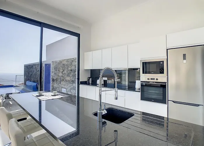 Casa Dos Amores By Lovelystay * Calheta (Madeira)