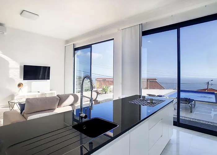 Casa Dos Amores By Lovelystay * Calheta (Madeira)