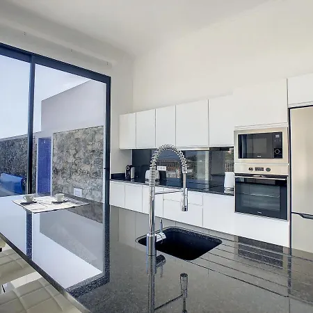 Casa Dos Amores By Lovelystay * Calheta (Madeira)