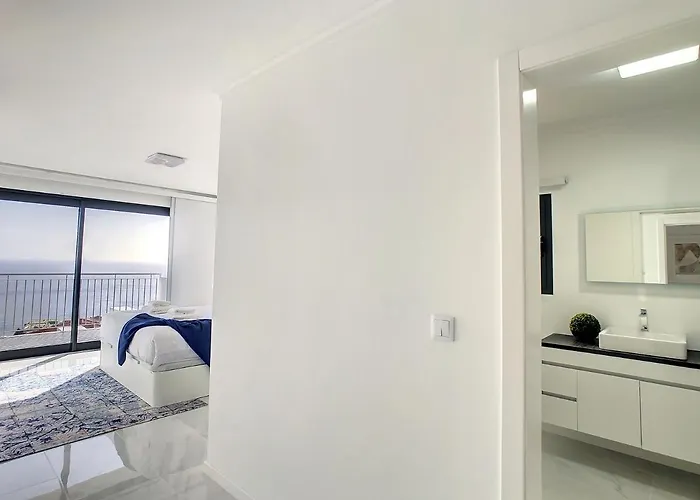 Willa Casa Dos Amores By Lovelystay Calheta (Madeira)